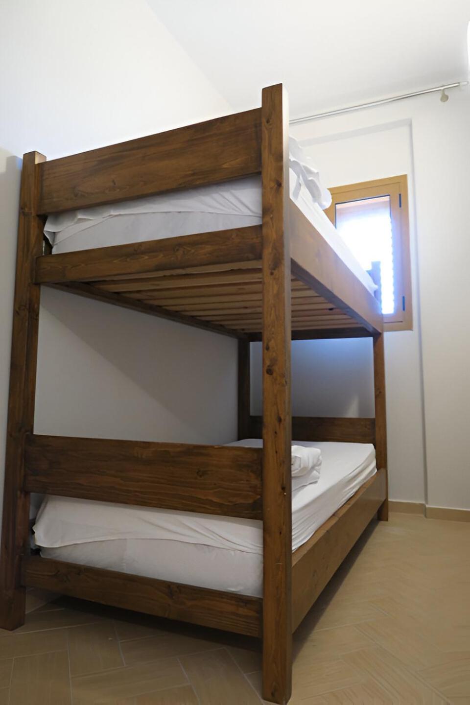 Doko Hotel Radhimë Esterno foto