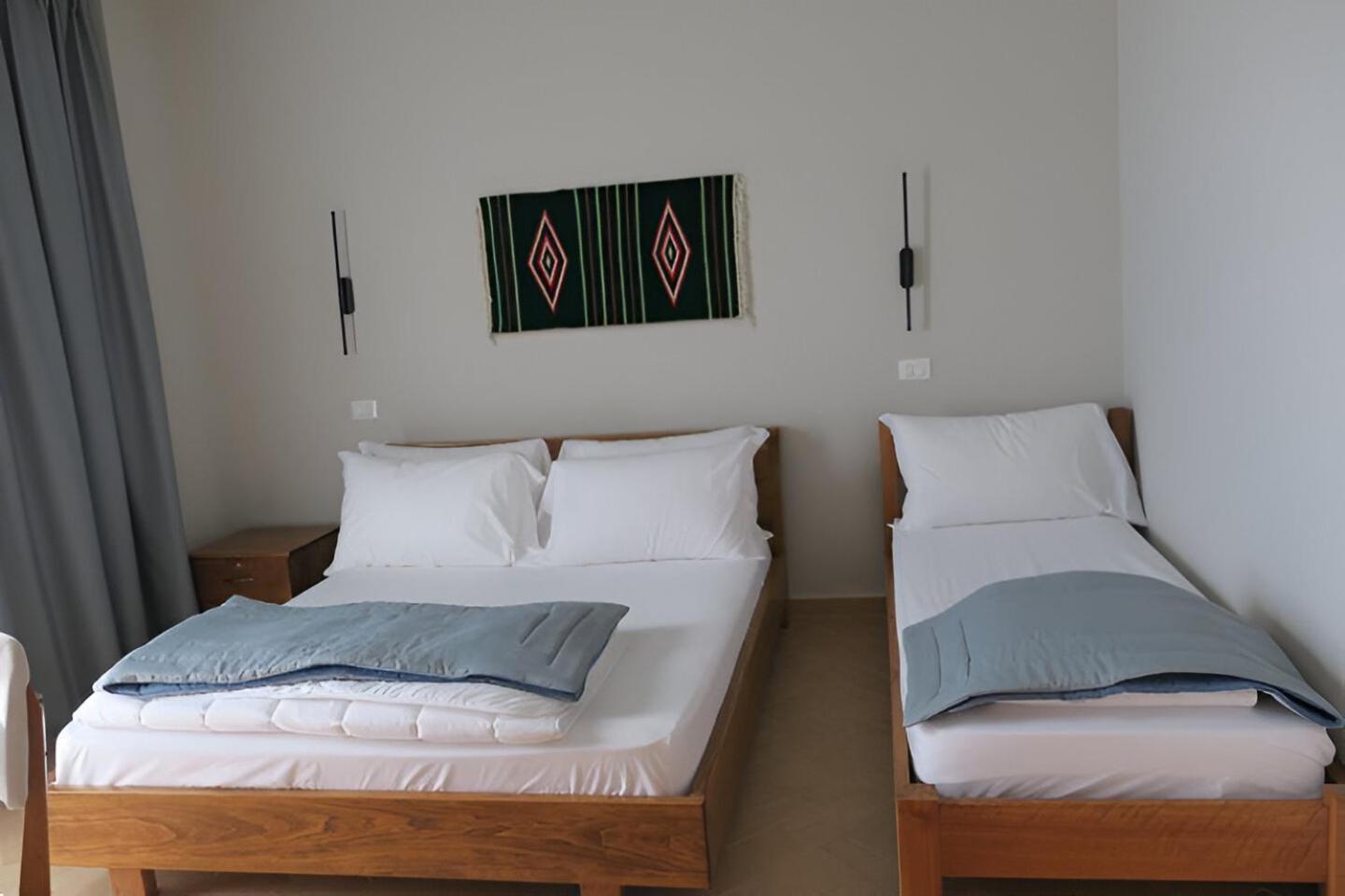 Doko Hotel Radhimë Esterno foto