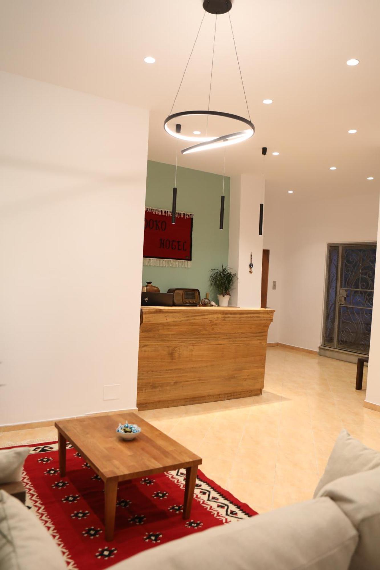 Doko Hotel Radhimë Esterno foto